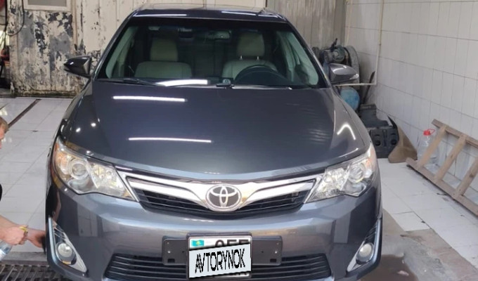 Toyota Camry 2012 года