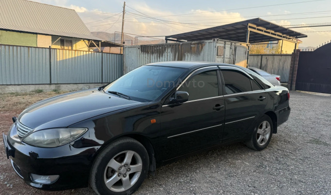 Toyota Camry 2005 года