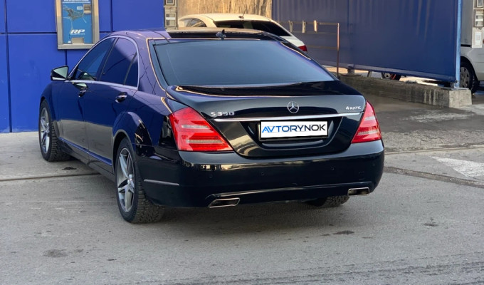 Mercedes-Benz S-Класс 2010 года