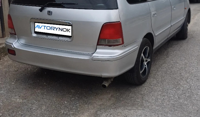 Honda Shuttle 2000 года