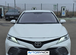 Toyota Camry 2020 года