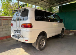 Mitsubishi Delica 1995 года