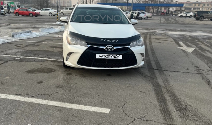 Toyota Camry 2015 года