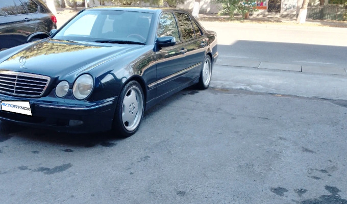Mercedes-Benz E-Класс 2001 года