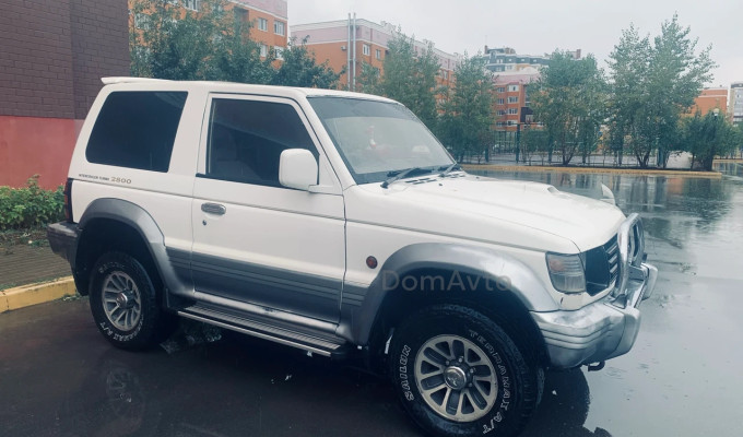 Mitsubishi Pajero 1993 года