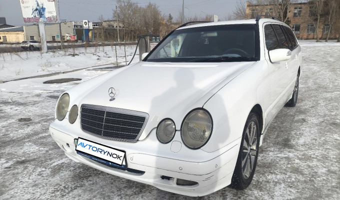 Mercedes-Benz E-Класс 2000 года