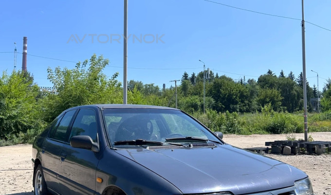 Nissan Primera 1990 года