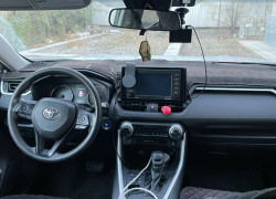 Toyota RAV4 2020 года