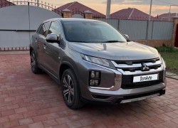 Mitsubishi Outlander 2021 года