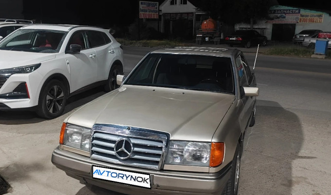 Mercedes-Benz E-Класс 1987 года