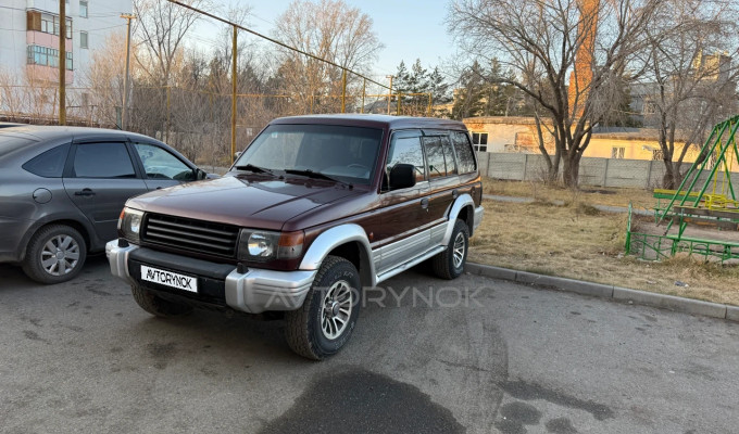 Mitsubishi Pajero 1992 года