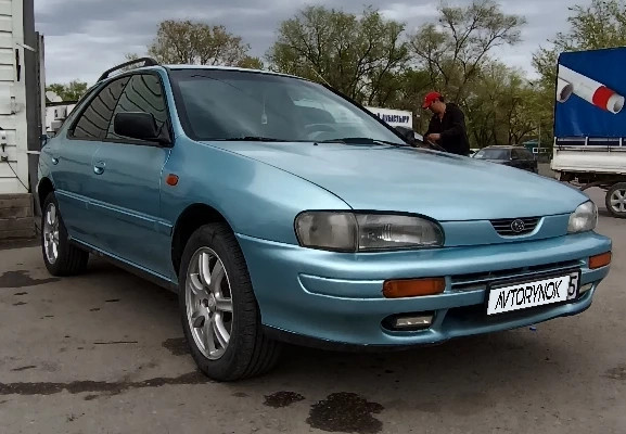 Subaru Impreza 1993 года