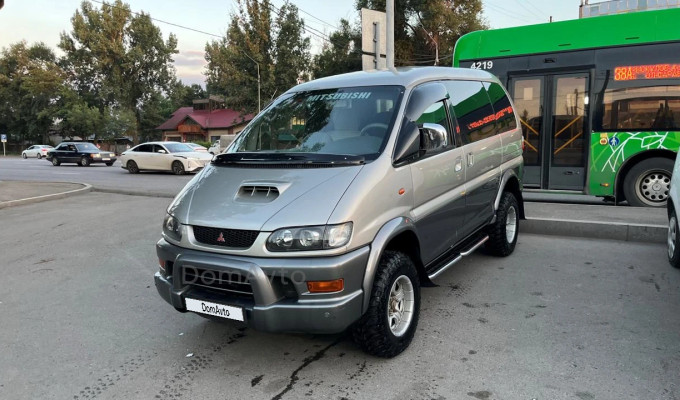 Mitsubishi Delica 1998 года