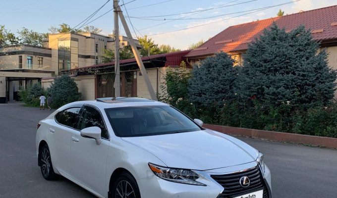 Lexus ES 2016 года