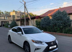 Lexus ES 2016 года