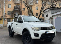 Mitsubishi L200 2012 года