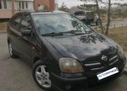 Nissan Almera Tino 2002 года