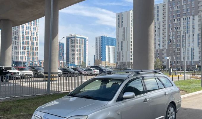 Toyota Avensis 2004 года