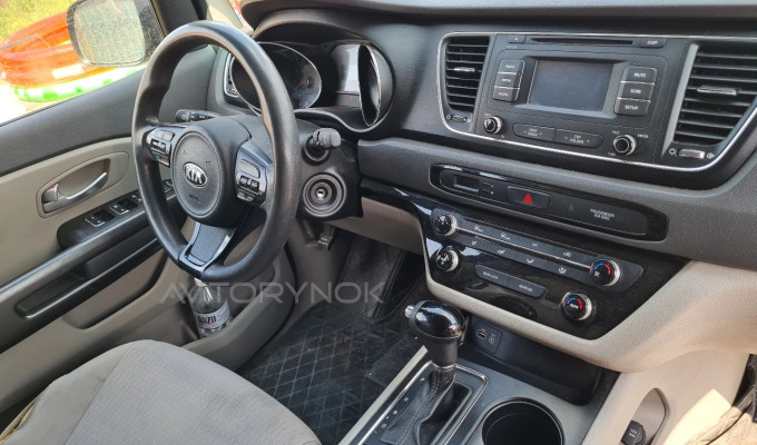 Kia Carnival 2015 года