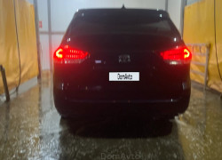 Toyota Sienna 2011 года