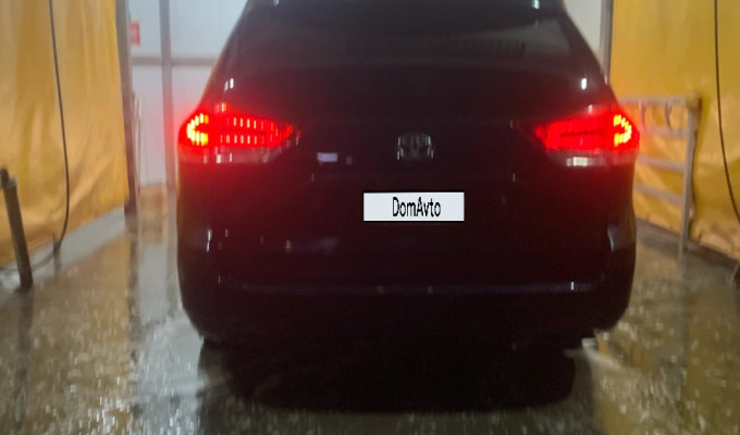 Toyota Sienna 2011 года