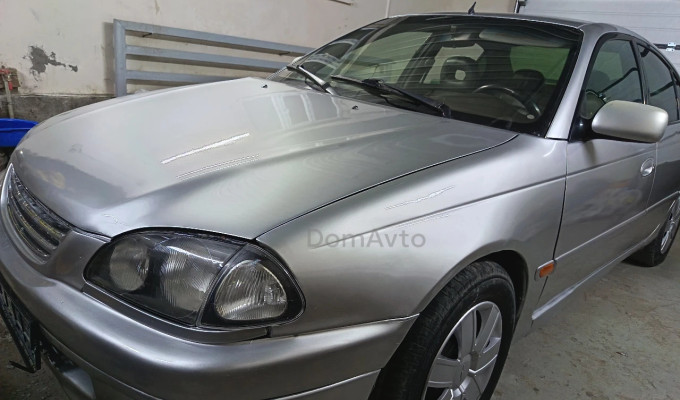 Toyota Avensis 1999 года