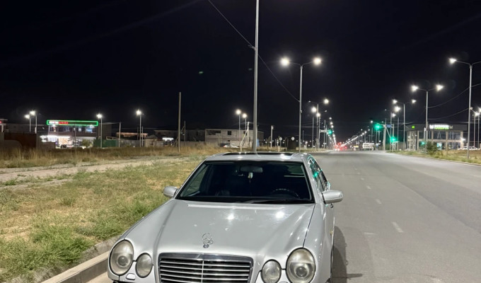 Mercedes-Benz E-Класс 1999 года