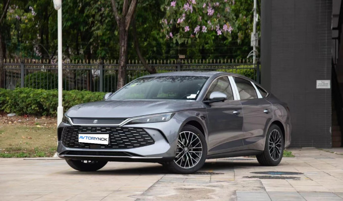 BYD Qin L DM-i 2025 года