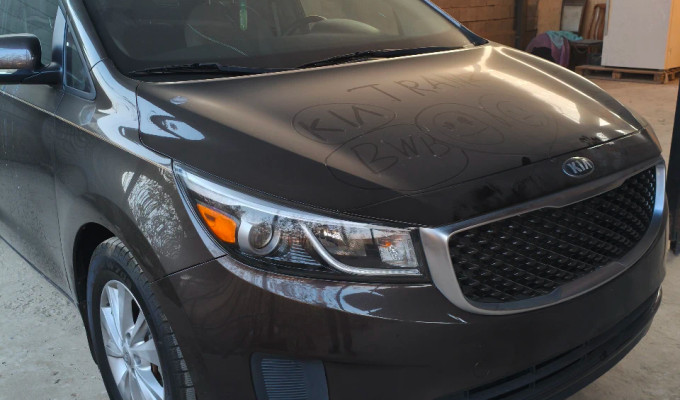 Kia Sedona 2017 года