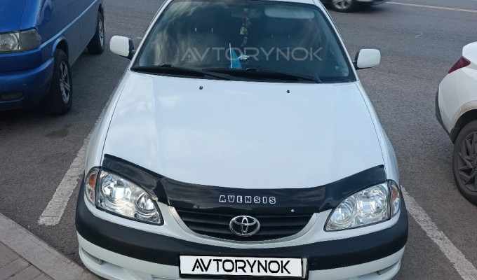 Toyota Avensis 2001 года