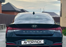 Hyundai Elantra 2021 года