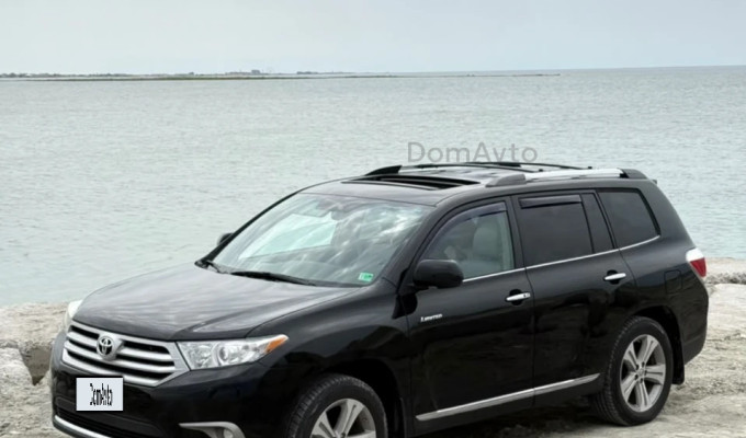 Toyota Highlander 2012 года