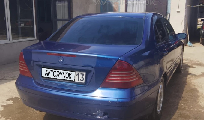 Mercedes-Benz C-Класс 2004 года