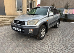Toyota RAV4 2001 года