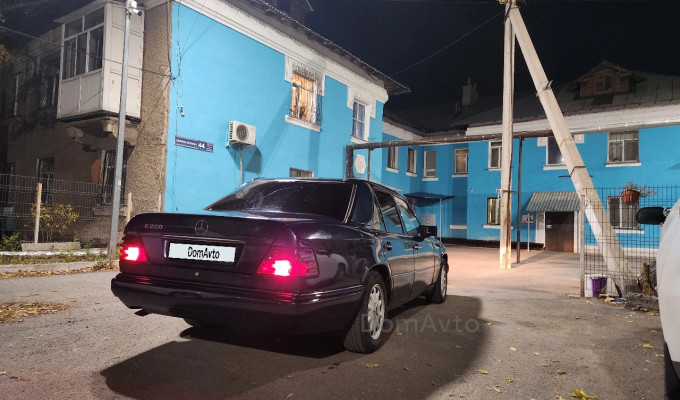 Mercedes-Benz E-Класс 1994 года