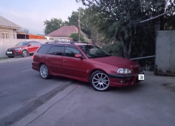Toyota Avensis 1999 года