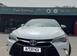 Toyota Camry 2015 года