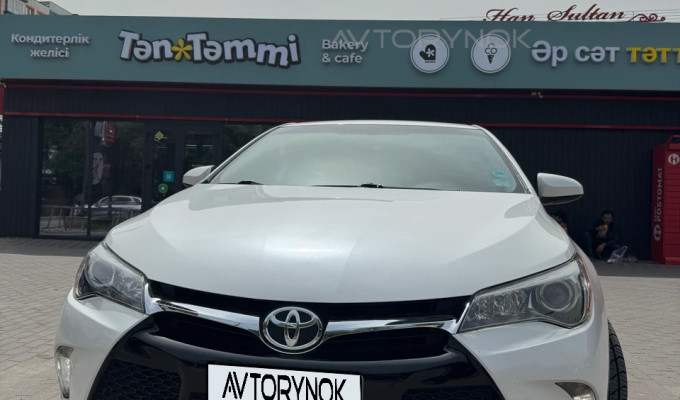 Toyota Camry 2015 года