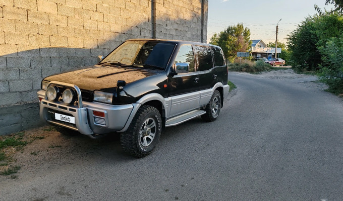 Nissan Mistral 1996 года