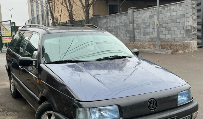 Volkswagen Passat 1992 года