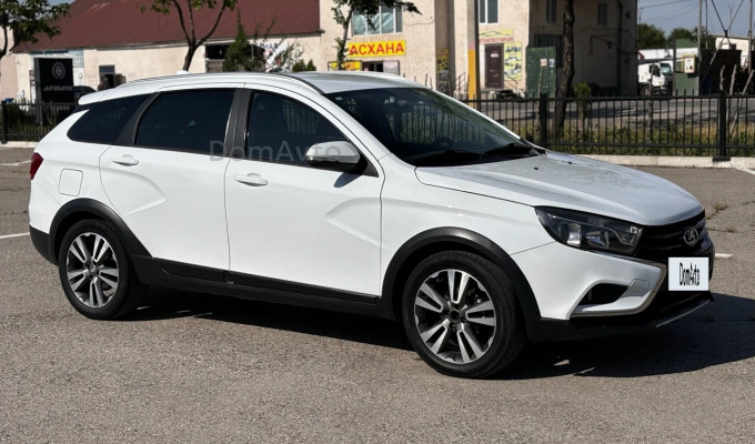 ВАЗ (Lada) Vesta SW Cross 2019 года