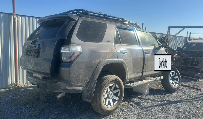 Toyota 4Runner 2020 года