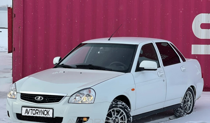 ВАЗ (Lada) Priora 2013 года