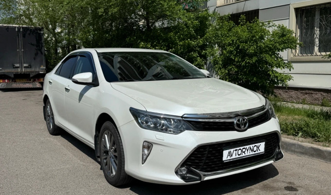 Toyota Camry 2017 года