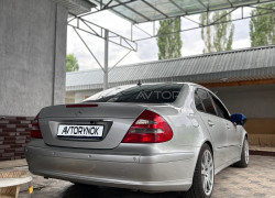 Mercedes-Benz E-Класс 2002 года