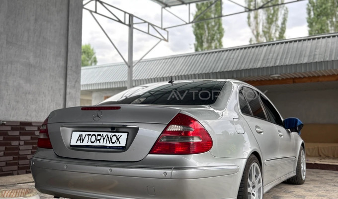 Mercedes-Benz E-Класс 2002 года
