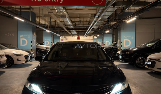 Toyota Camry 2019 года