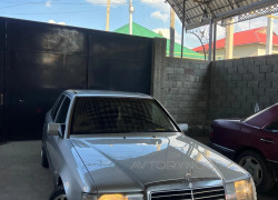 Mercedes-Benz E-Класс 1992 года