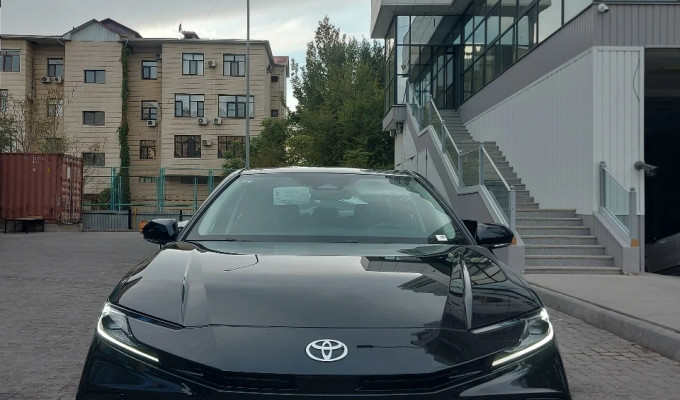 Toyota Camry 2025 года