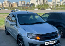 ВАЗ (Lada) Granta 2013 года